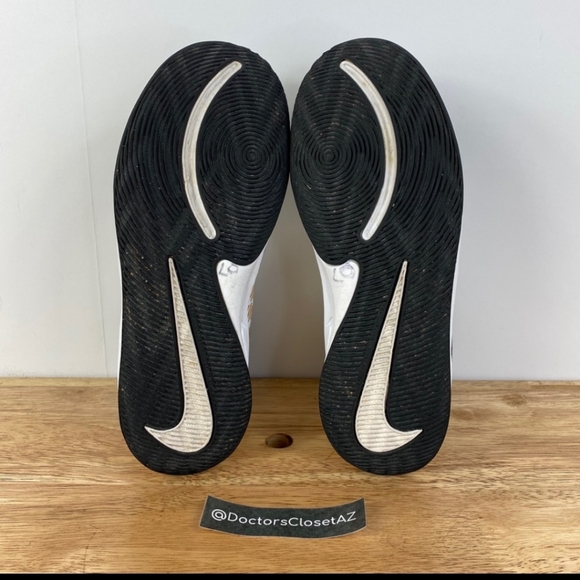 Nike Team Hustle D 9 Sneakers Black/Gold Sneakers - Picture 7 of 8